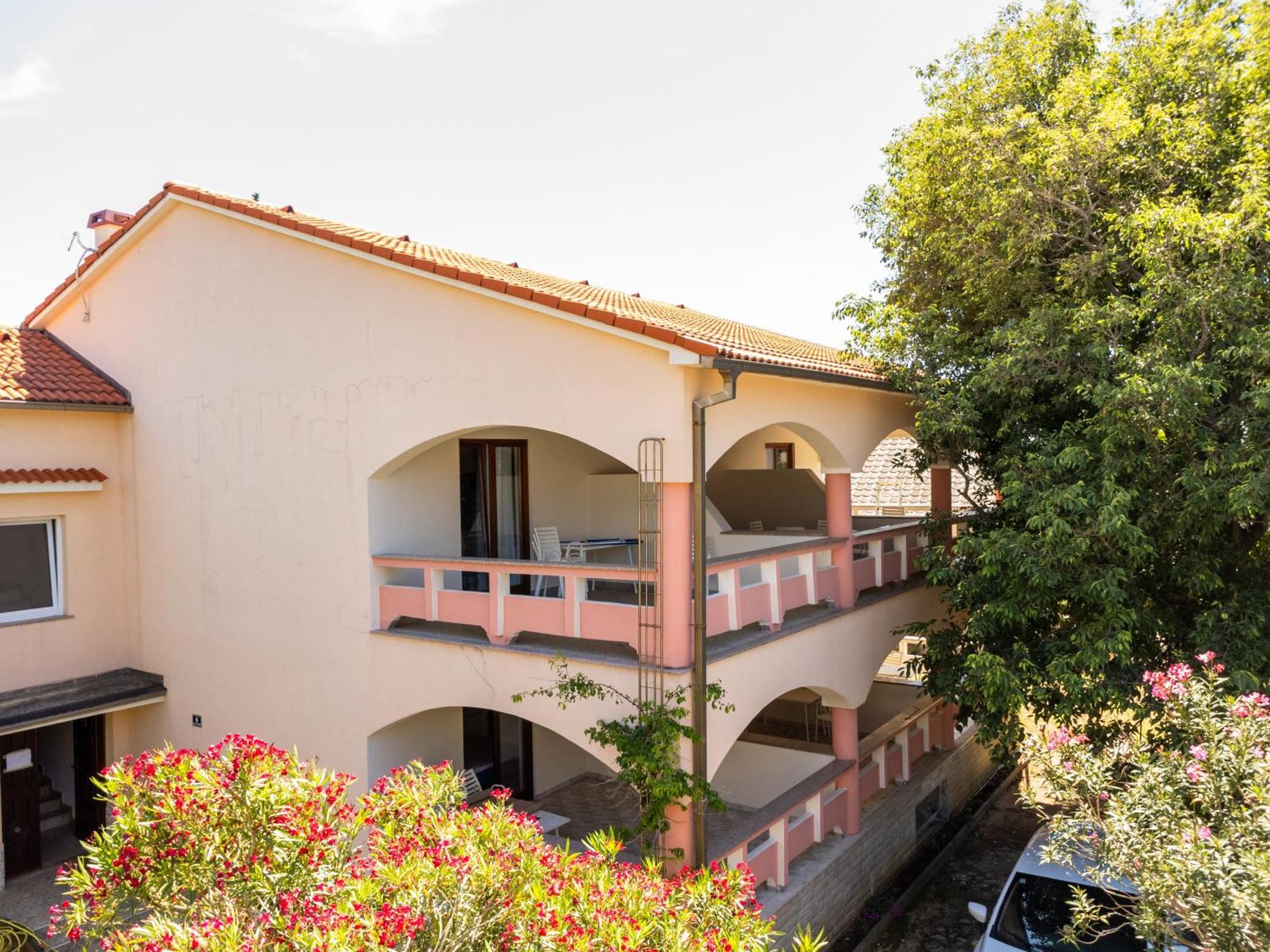 Villa Barbara Oasis Central Suite With Terrace 诺瓦利娅 外观 照片