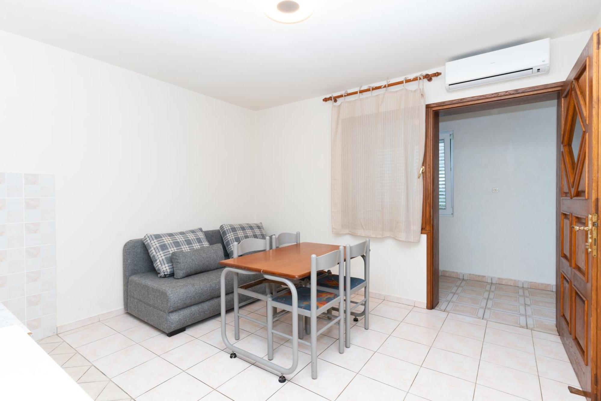 Villa Barbara Oasis Central Suite With Terrace 诺瓦利娅 外观 照片